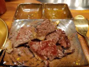 선바위 아래, 추억 돋는 태화강 뷰 한우 맛집에서 즐기는 특별한 울산 향토 음식