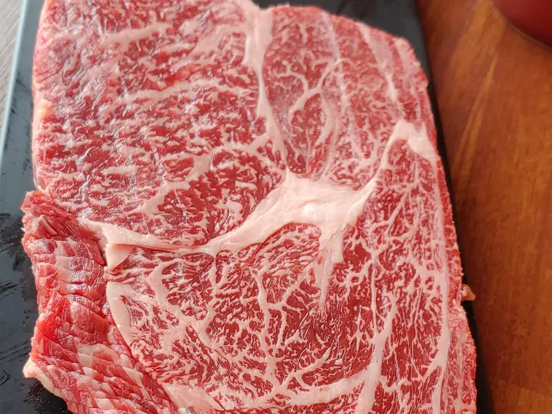 마블링이 환상적인 소고기