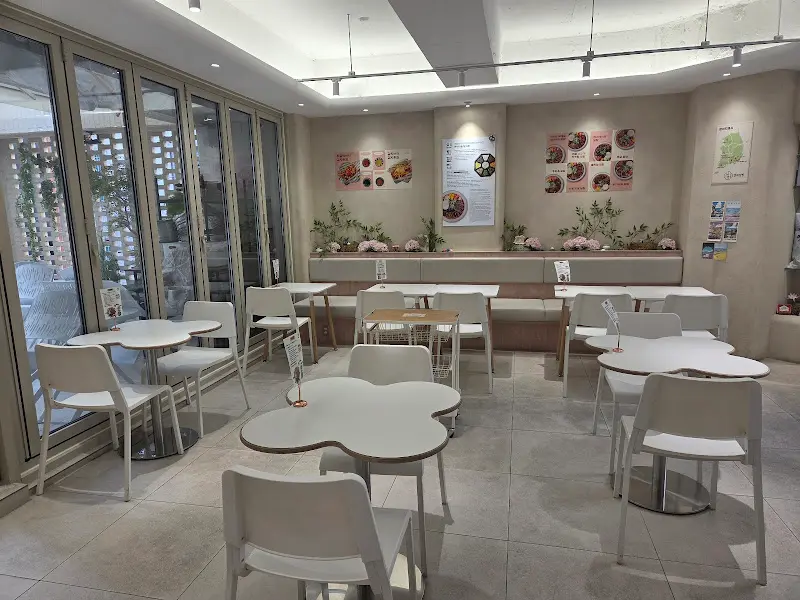 연화덮밥의 아늑하고 깔끔한 내부