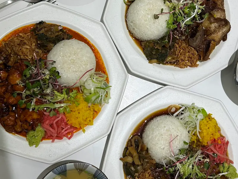 연화덮밥의 수비드 부채살 스테이크 덮밥