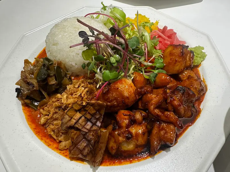 매콤한 불닭 덮밥