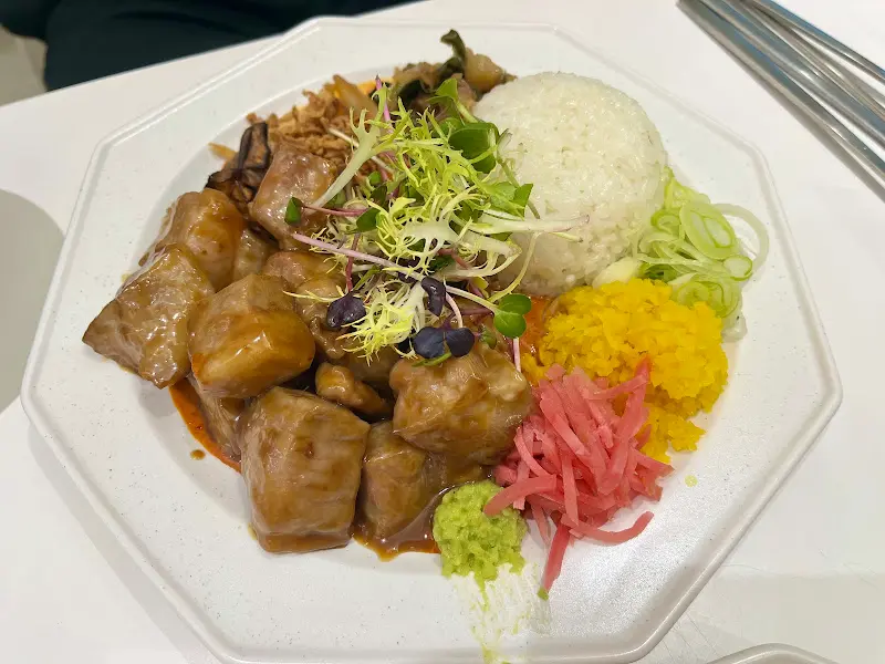 연화덮밥의 동파육 덮밥