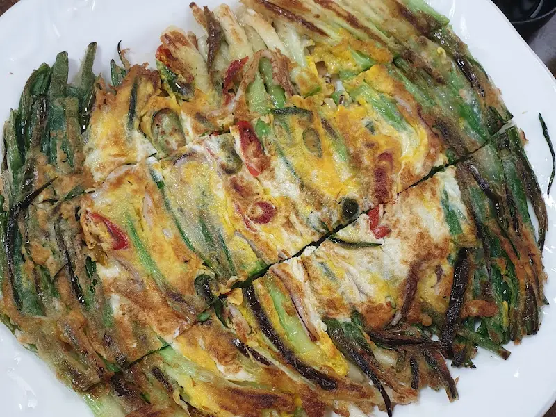 겉은 바삭, 속은 촉촉한 해물파전