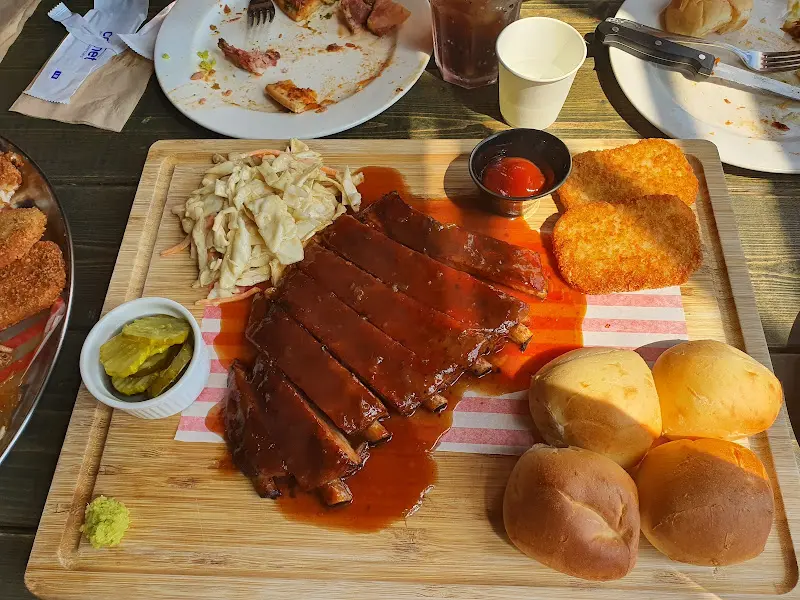 깔끔하게 비워진 접시