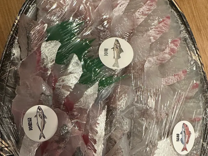 신선한 모듬회 근접샷