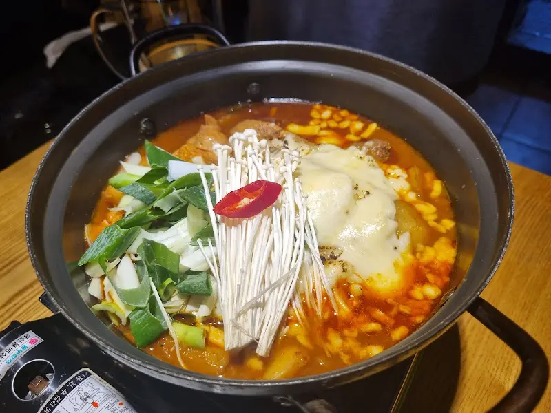 김치찌개와 라면사리