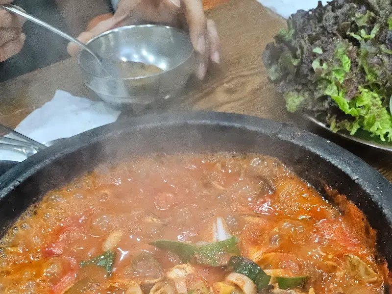 보글보글 끓는 멸치쌈밥