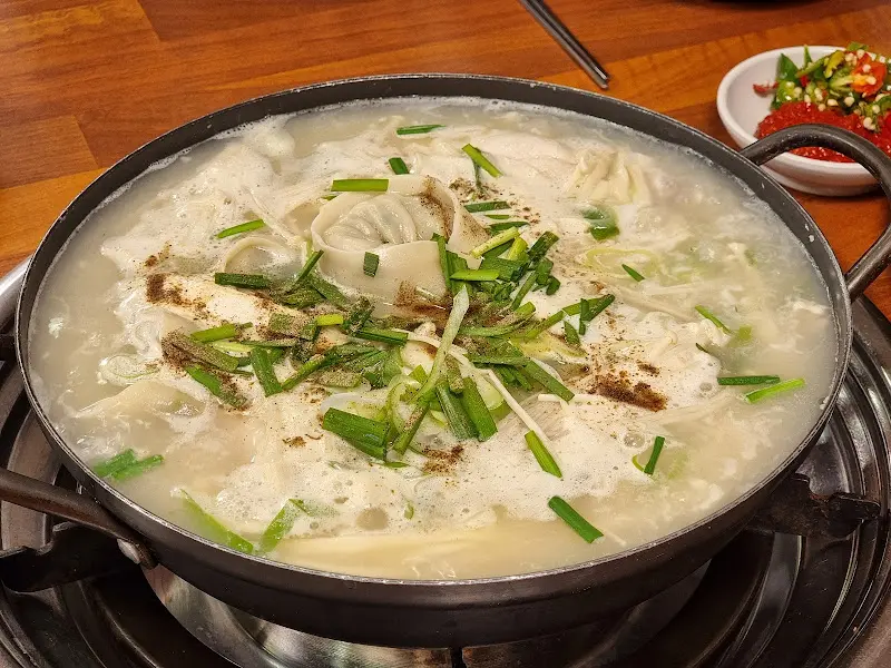 닭한마리 칼국수