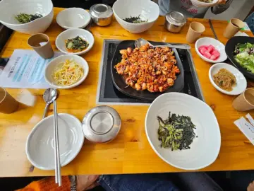 복사꽃 그늘 아래, 계산동 맛집에서 피어나는 추억 한 조각