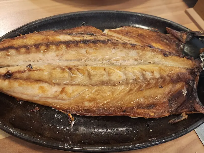 노릇노릇 구워진 고등어구이