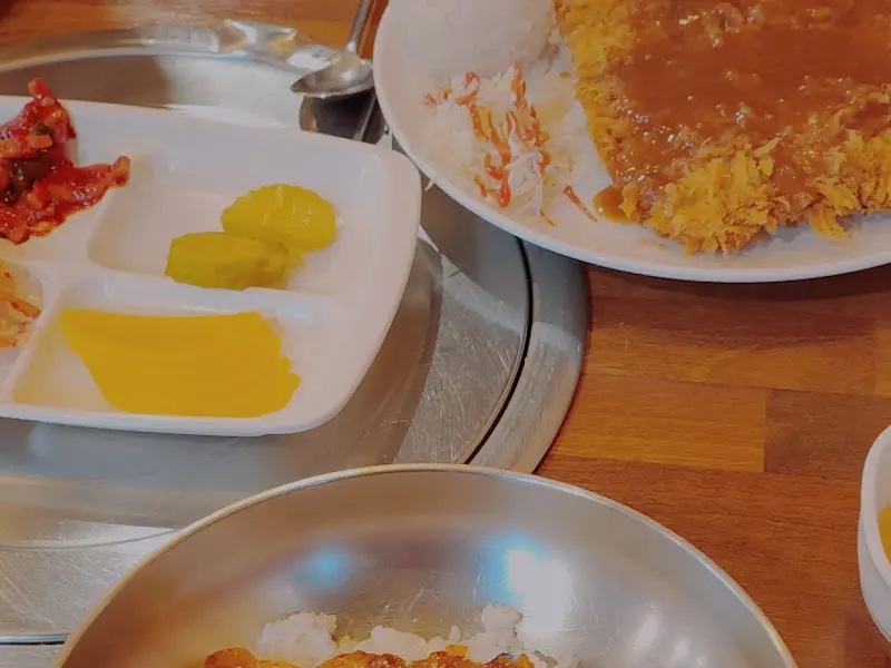 깨끗하게 비운 접시