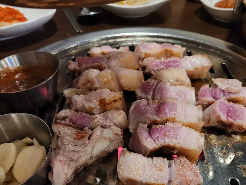 구워진 고기 단면