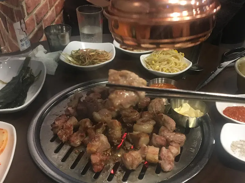 고기 굽는 모습