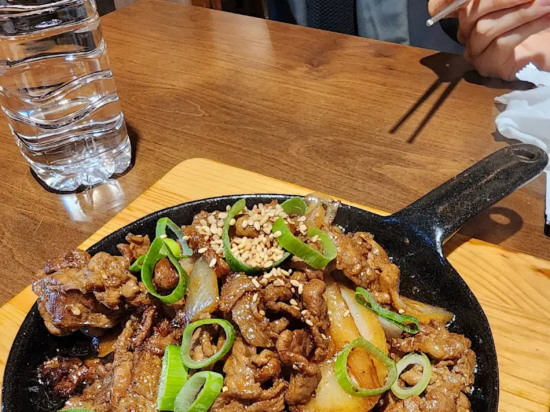 돼지고기 두부 두루치기