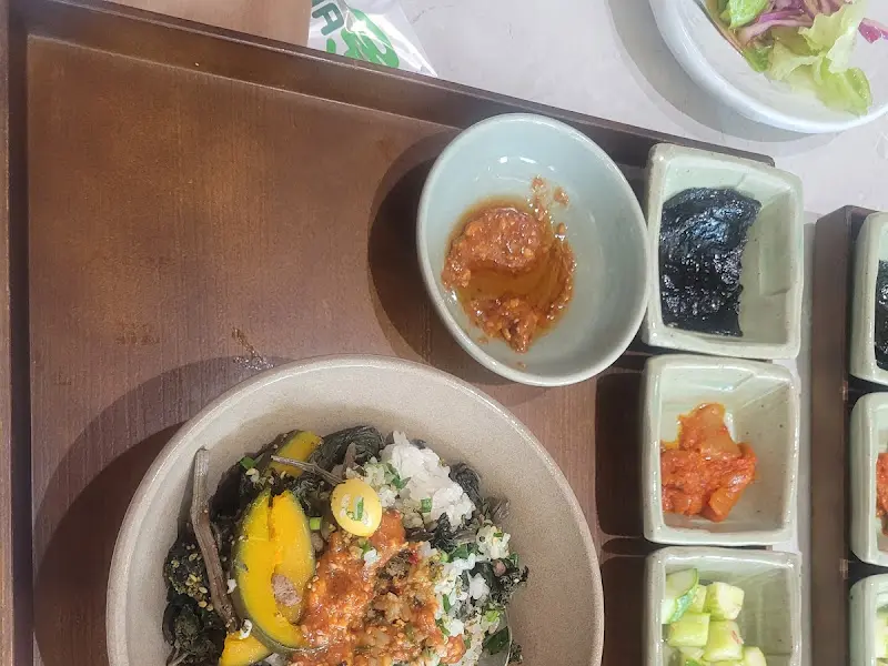 강된장 곤드레 솥밥의 모습