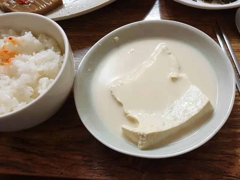 콩물에 담긴 두부