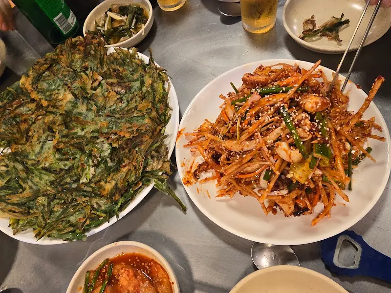 부추전과 갑오징어 무침