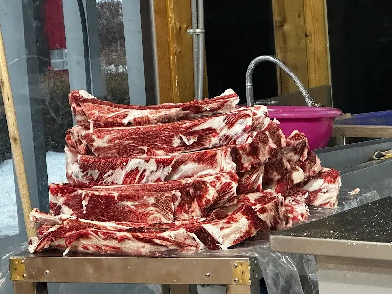 정육 코너에 진열된 고기들