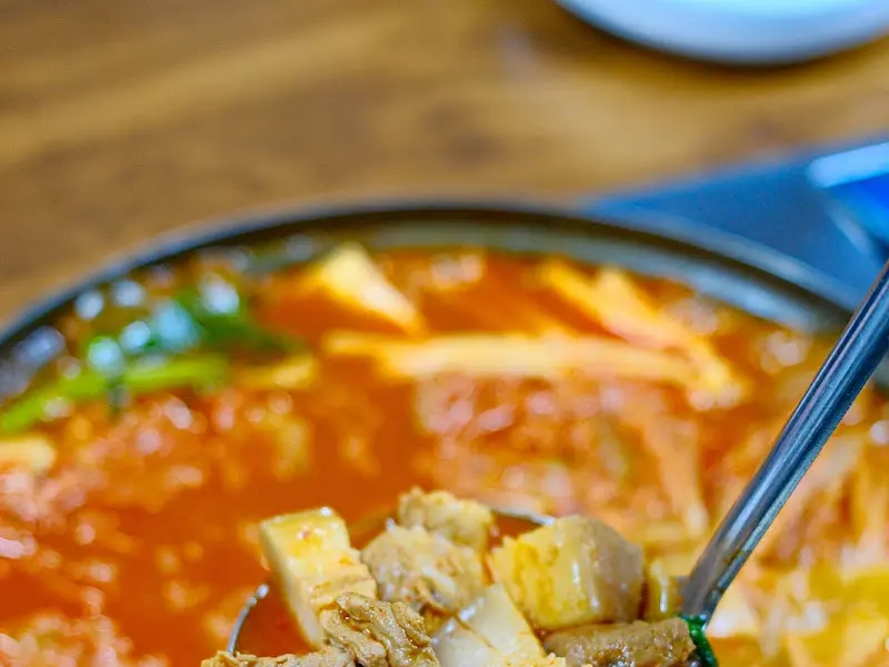 고기와 김치의 조화