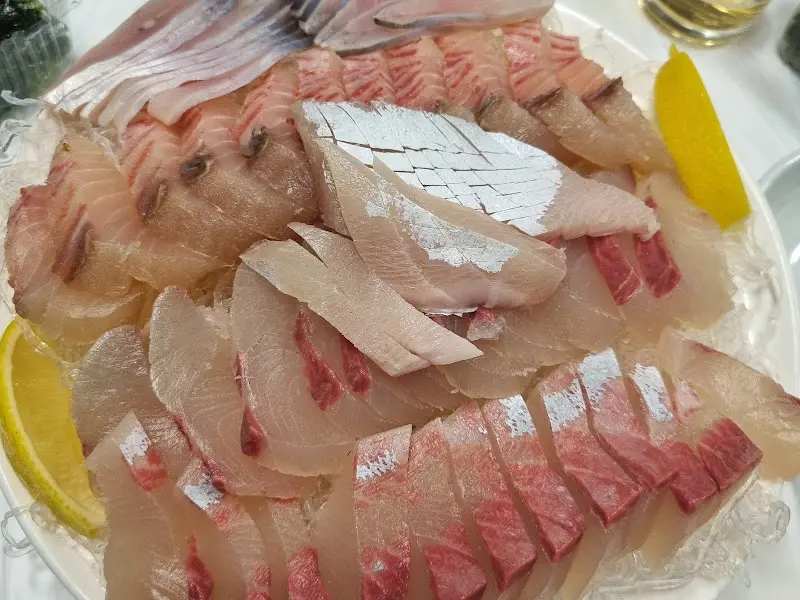 신선한 모듬회 한 상