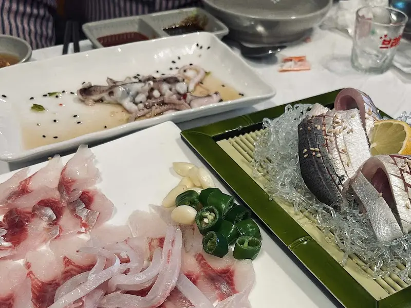 다채로운 해산물 한 상차림