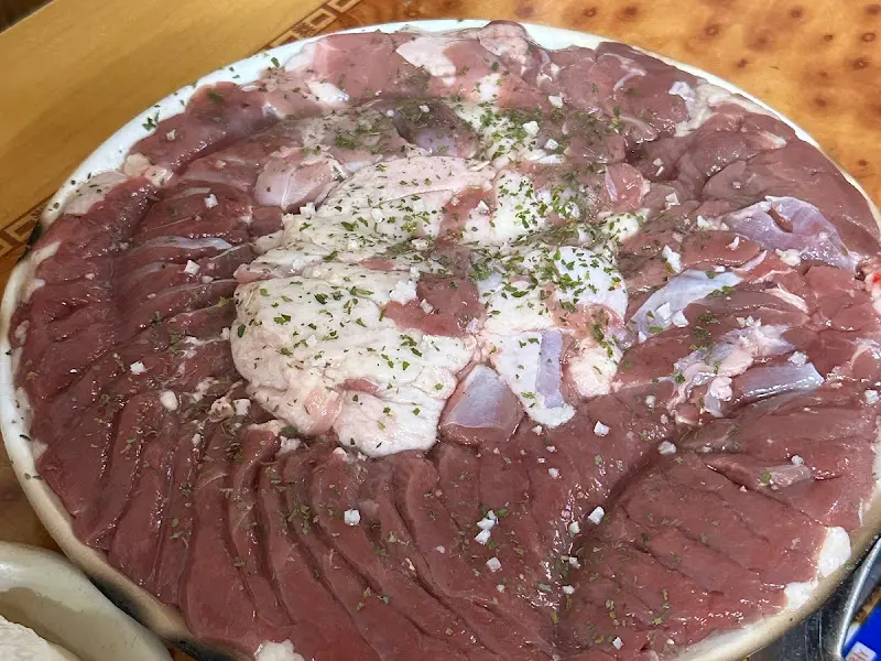 푸짐한 오리 로스 한 마리