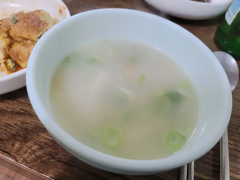 뽀얀 국물의 황태국