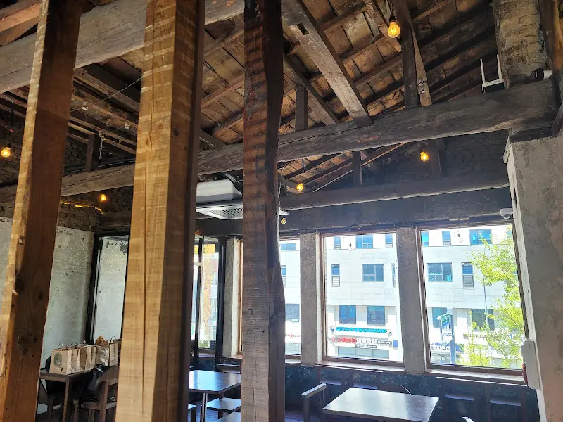 커닝 내부 천장