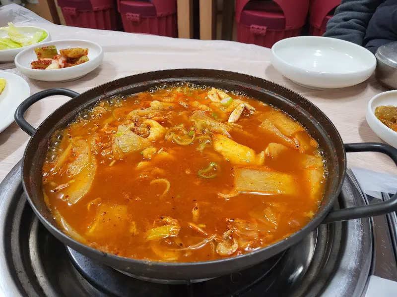 보글보글 끓고 있는 닭도리탕