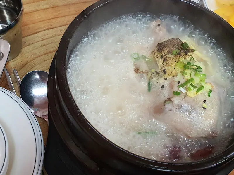 보글보글 끓는 삼계탕