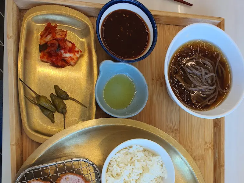 돈까스와 냉모밀 한상차림