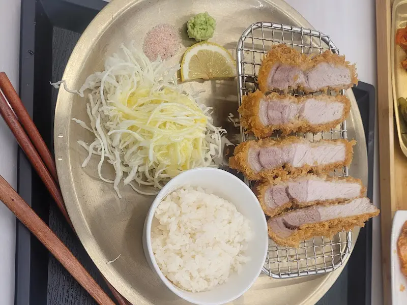 돈까스 정식 클로즈업