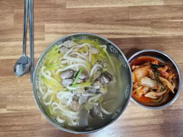 정겨운 인심이 녹아든, 대전 칼국수 맛집 시장골목의 숨은 보석