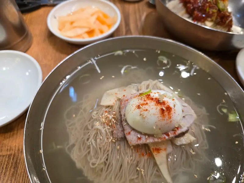 물냉면과 무절임