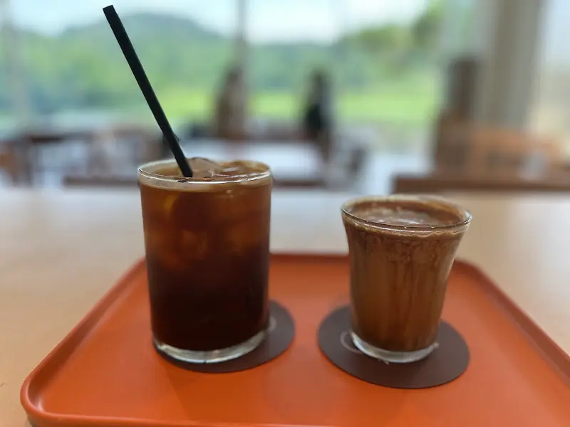 아이스 아메리카노와 필터 커피