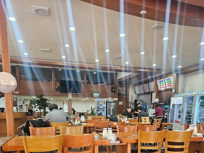 진미감자탕 넓은 홀