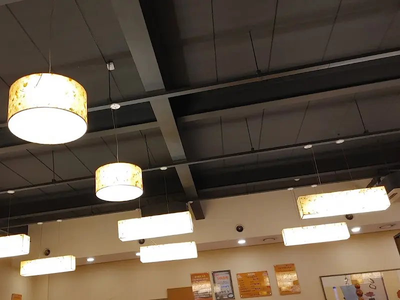 진미감자탕 실내 조명