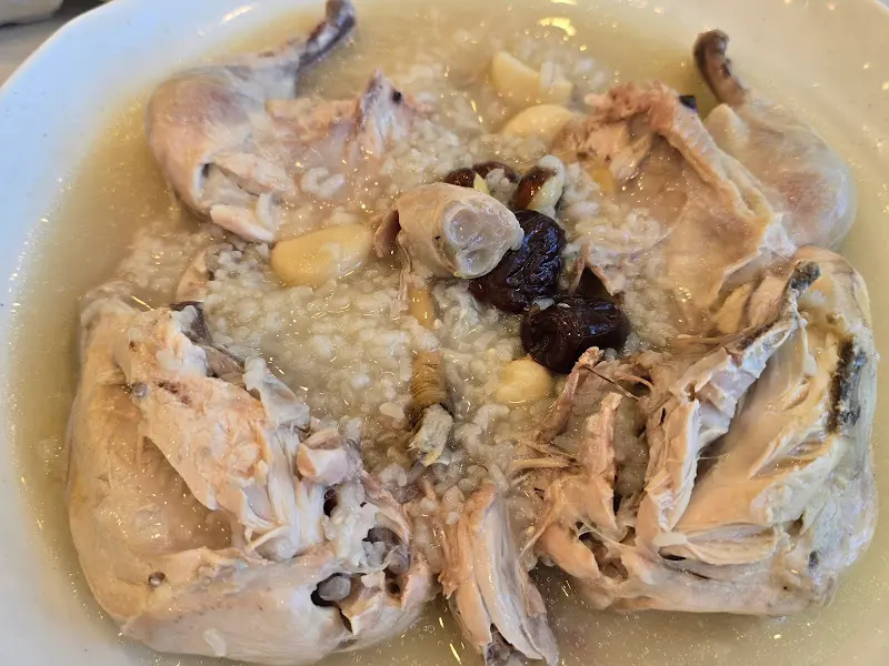 뽀얀 닭백숙 살코기