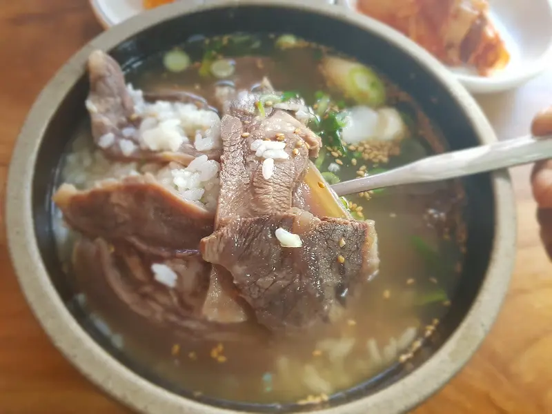 하나나주곰탕 푸짐한 고기