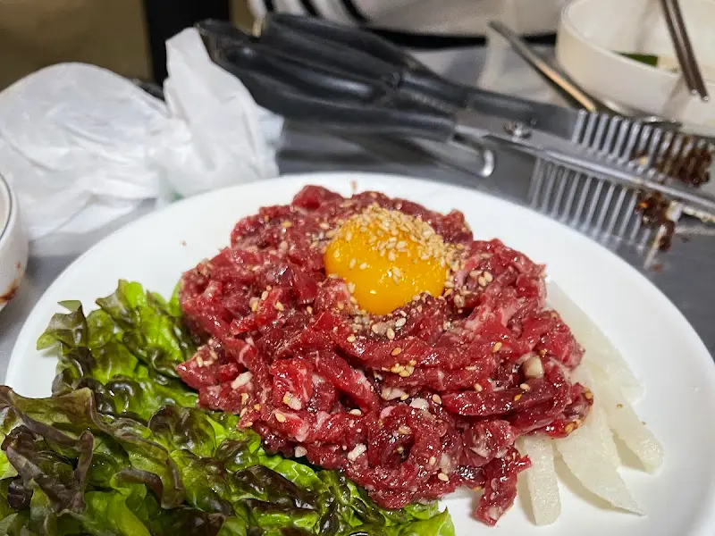 신선한 육회의 자태