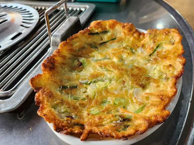 노릇하게 구워진 전