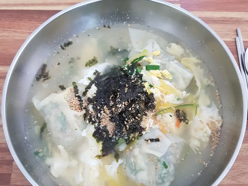 만두칼국수