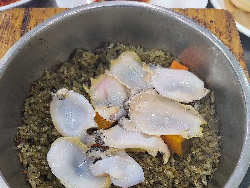 전복돌솥밥 클로즈업