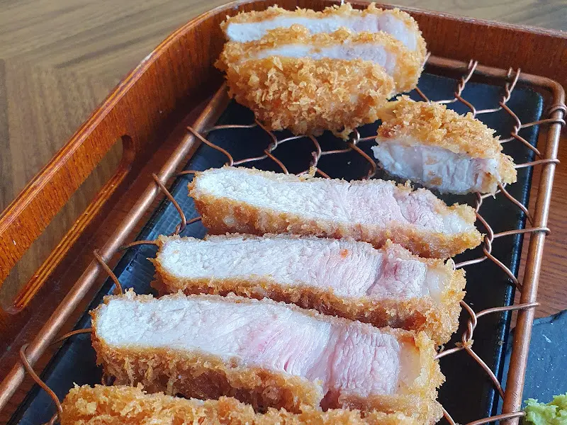 섬세한 카츠의 겉바속촉 돈카츠