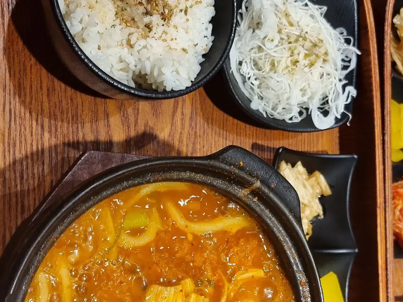 섬세한 카츠의 얼큰한 뚝배기 카츠