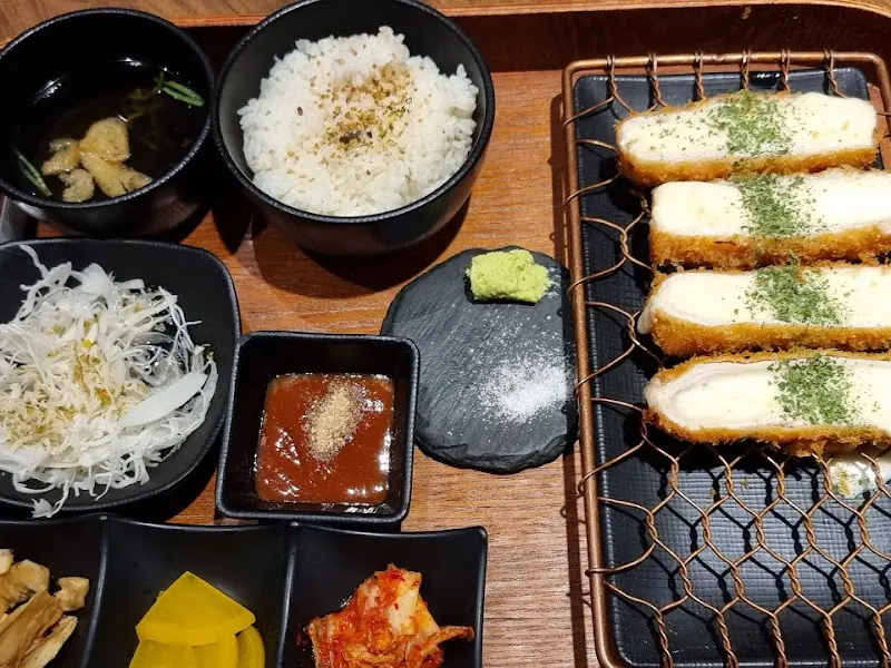 섬세한 카츠 한상차림