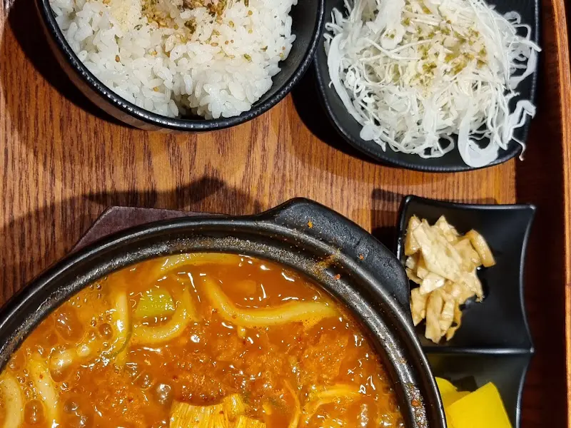 섬세한 카츠 뚝배기 카츠