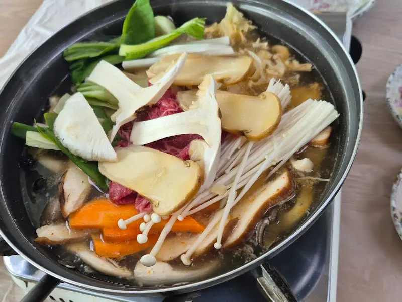 푸짐한 송이버섯전골