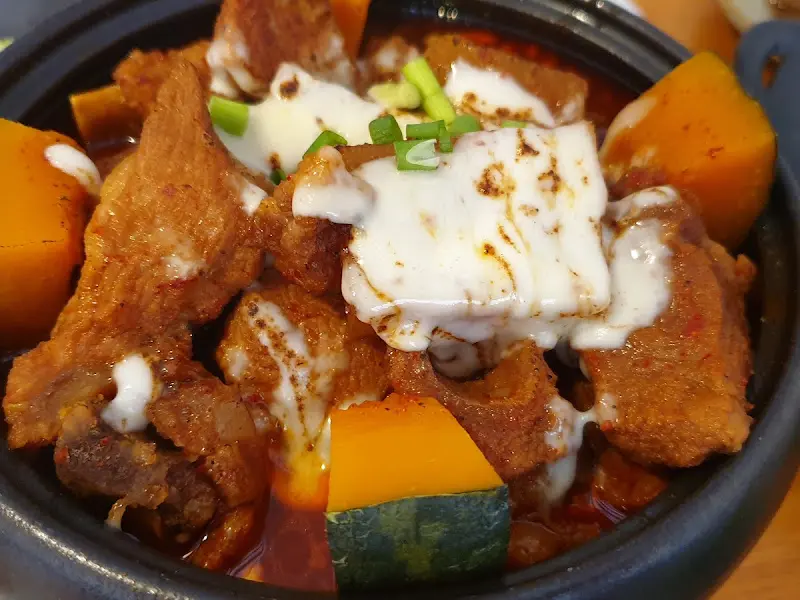 매콤달콤한 단호박매콤돼지갈비찜