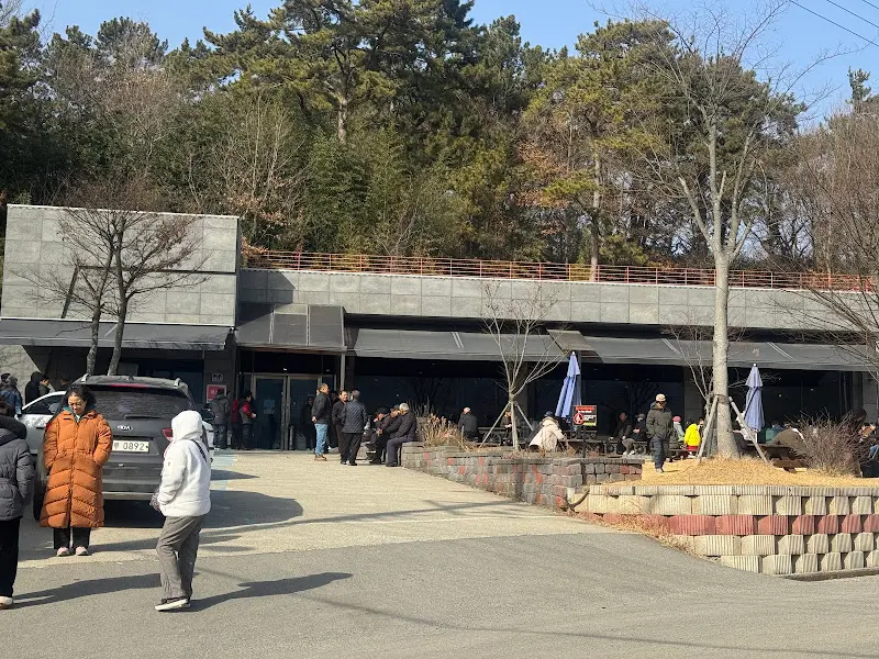 식당 외부 전경